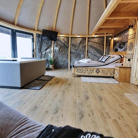 מלון זקופאנה Tatry Mountain Glamp Z Jacuzzi מראה חיצוני תמונה