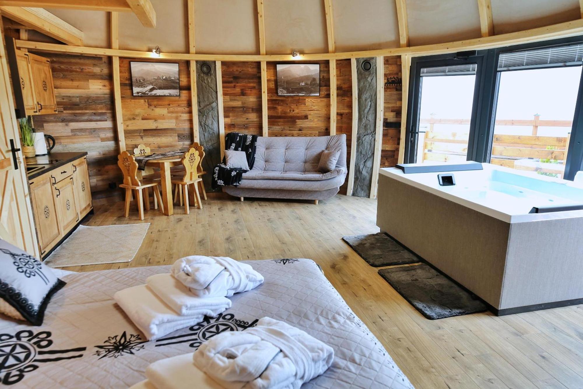 מלון זקופאנה Tatry Mountain Glamp Z Jacuzzi מראה חיצוני תמונה