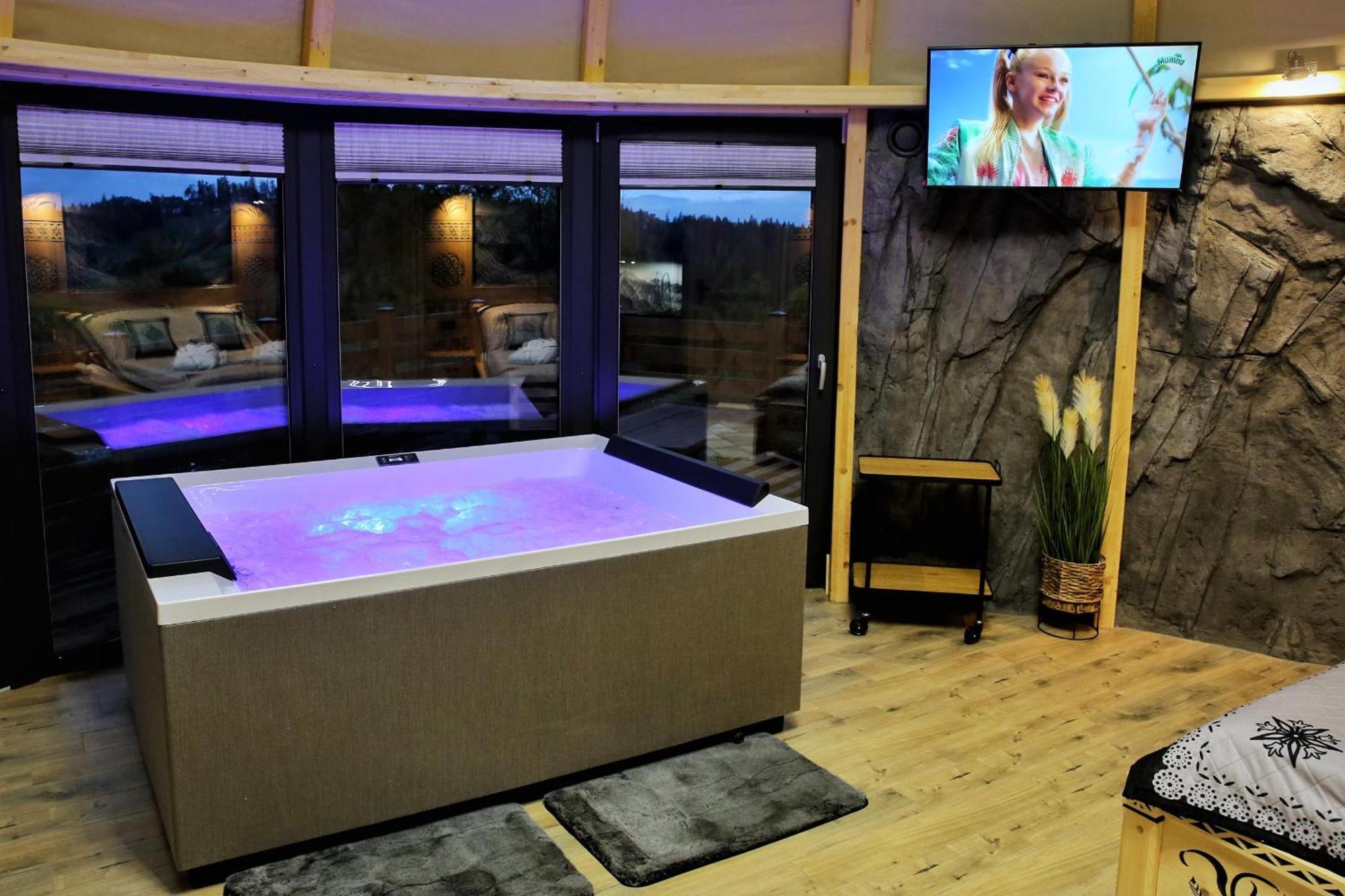 מלון זקופאנה Tatry Mountain Glamp Z Jacuzzi מראה חיצוני תמונה