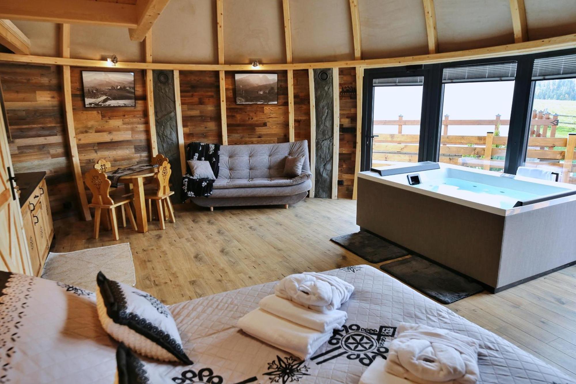 מלון זקופאנה Tatry Mountain Glamp Z Jacuzzi מראה חיצוני תמונה