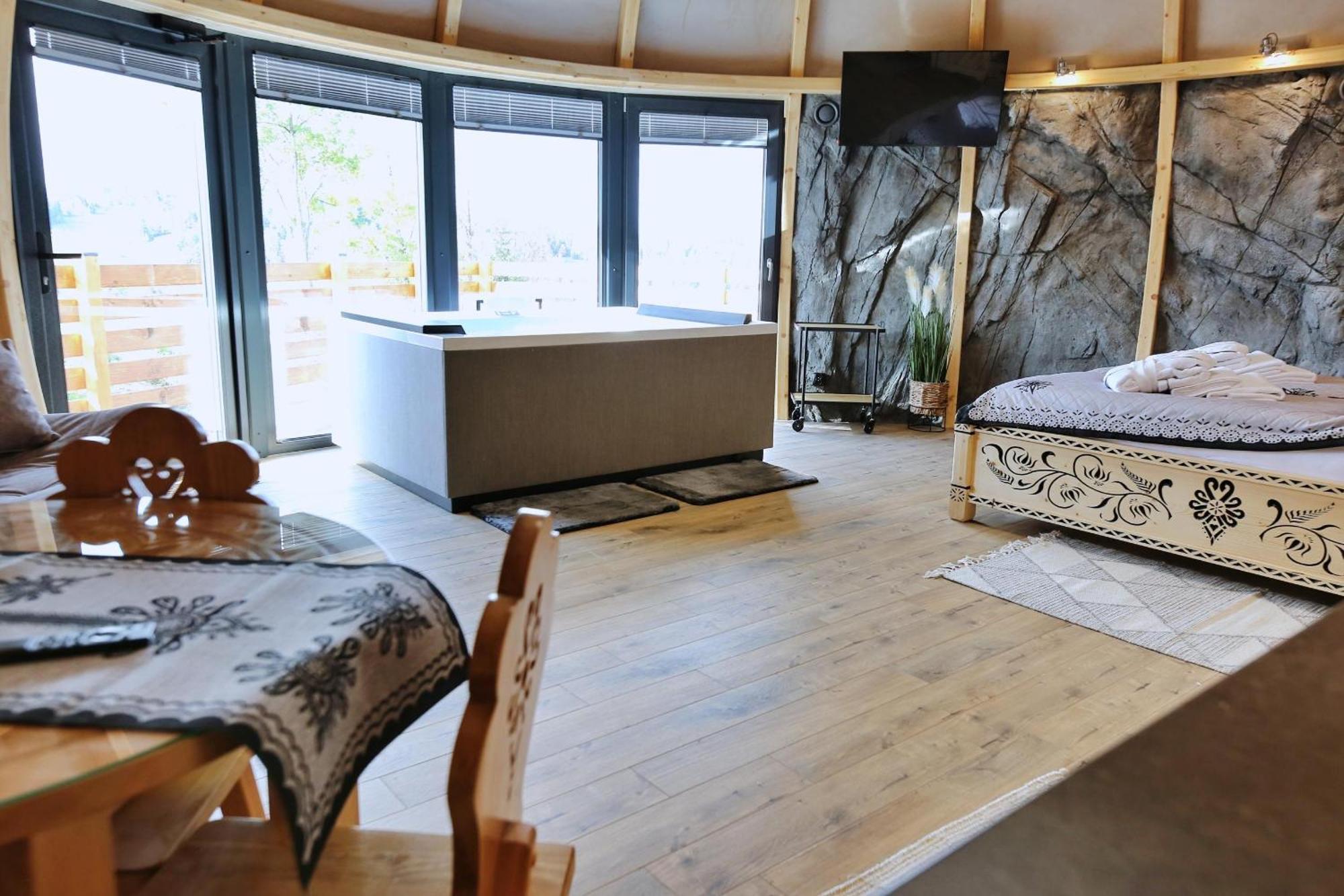 מלון זקופאנה Tatry Mountain Glamp Z Jacuzzi מראה חיצוני תמונה