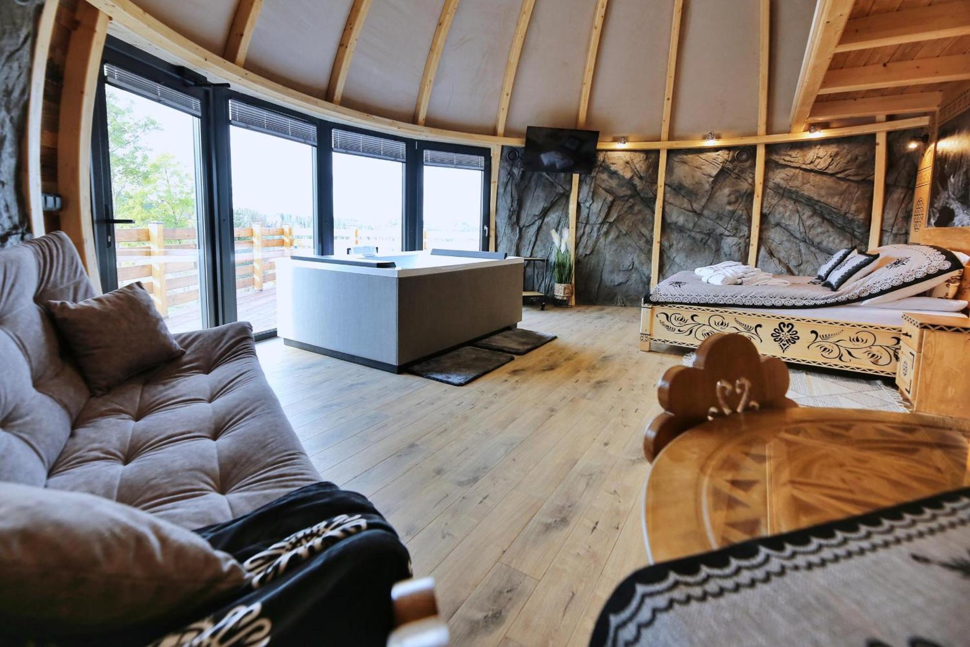מלון זקופאנה Tatry Mountain Glamp Z Jacuzzi מראה חיצוני תמונה