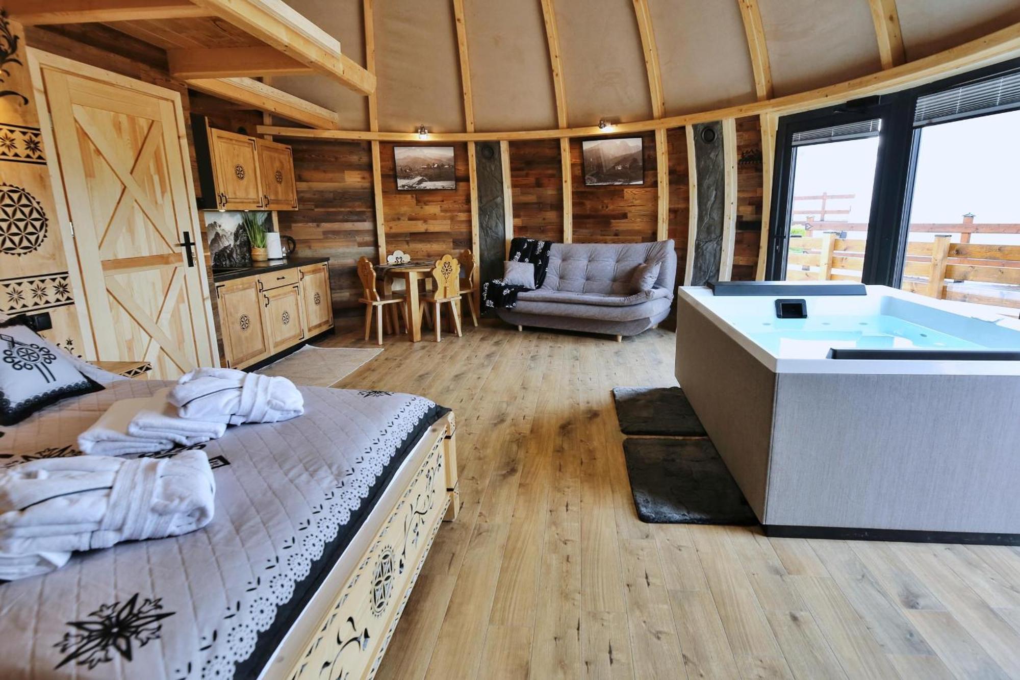 מלון זקופאנה Tatry Mountain Glamp Z Jacuzzi מראה חיצוני תמונה